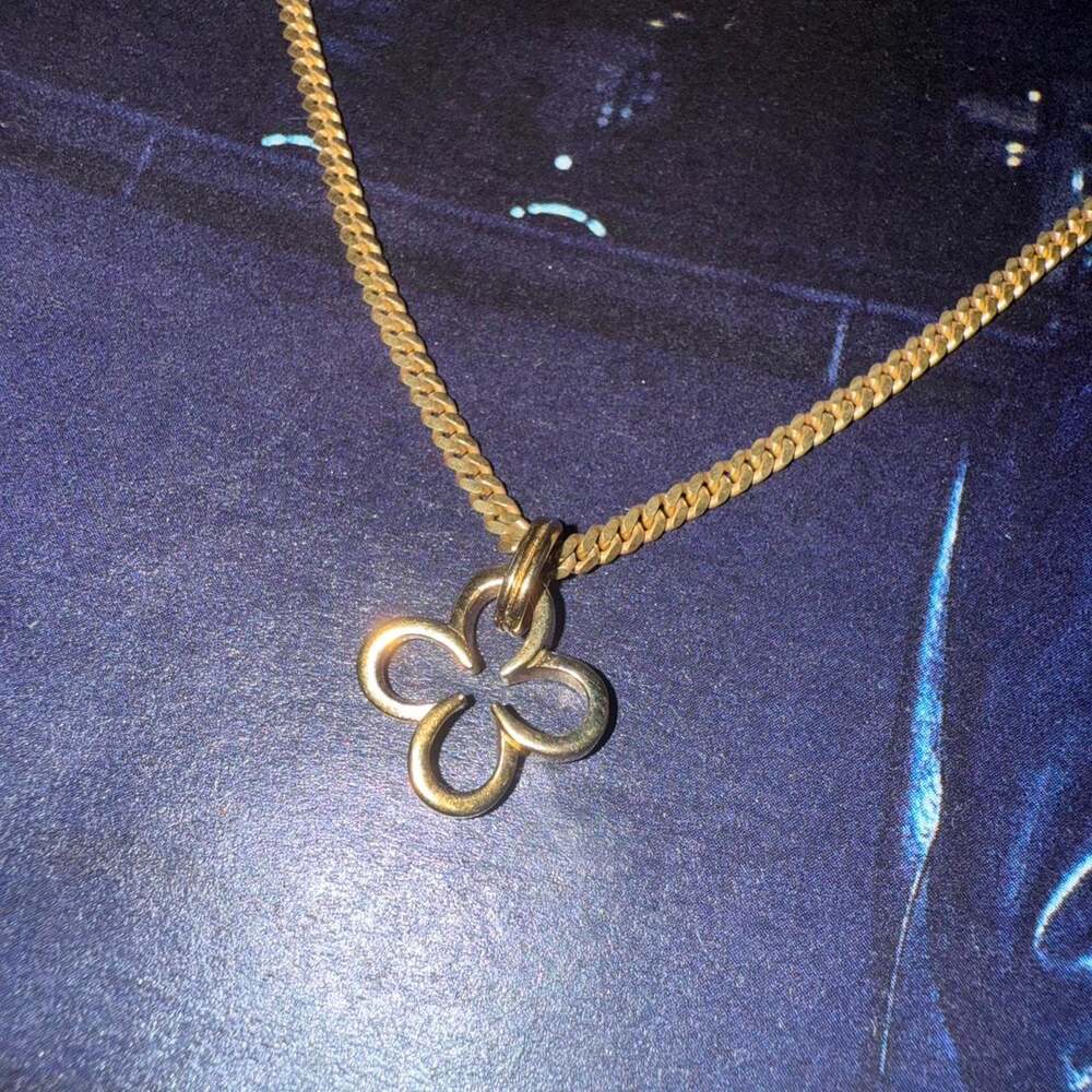 Links of London 925 Sterling Silver Necklace four leaf clover charm Cuban chain